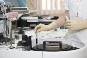 Autoclave Pada Lab PCR Untuk Pemeriksaan Swab Test