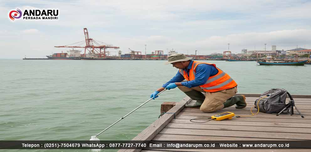 Ilustrasi pengambilan sampel air untuk pengujian Tributyltin Pengambilan sampel air untuk pengujian Tributyltin